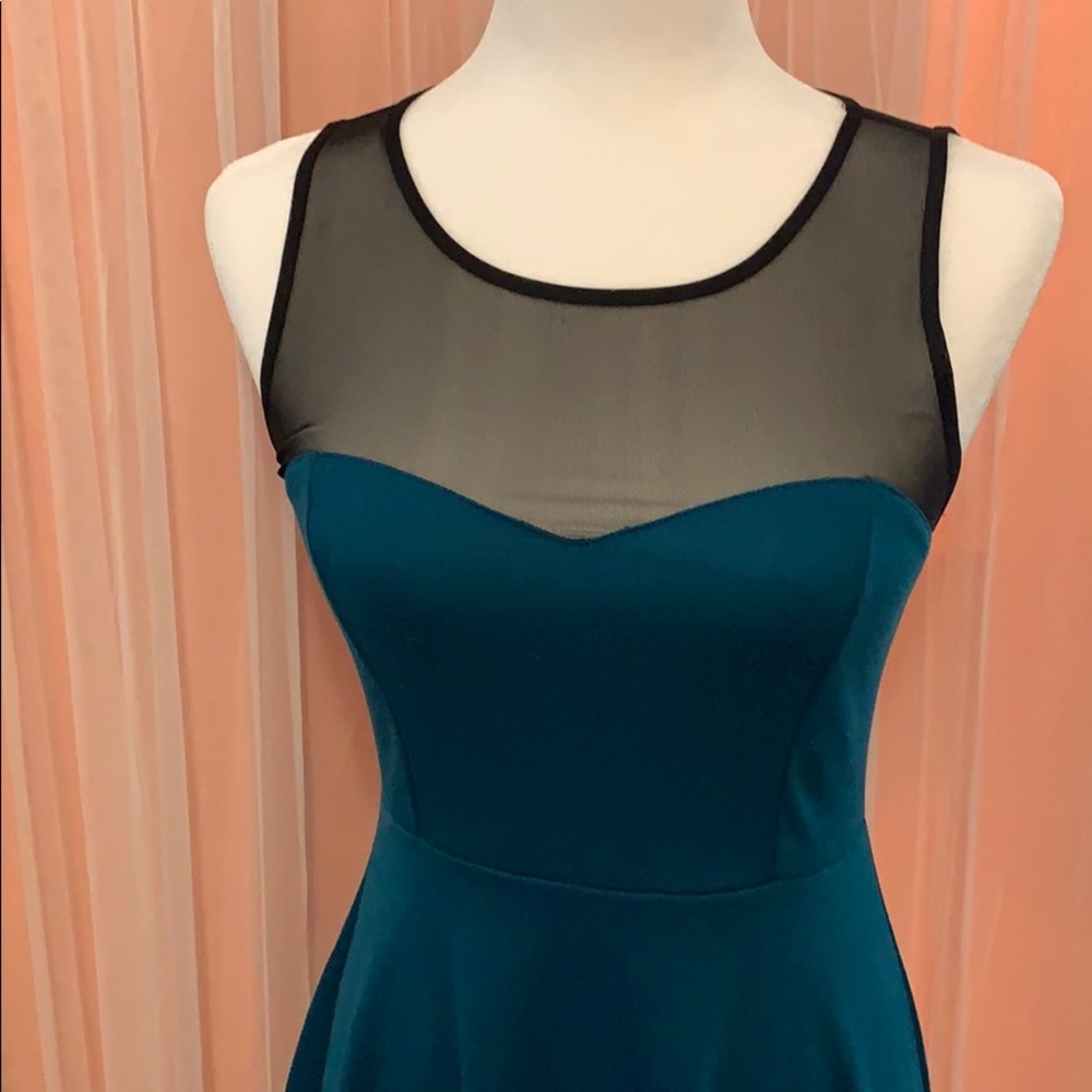 Dress - Picture 2 of 6